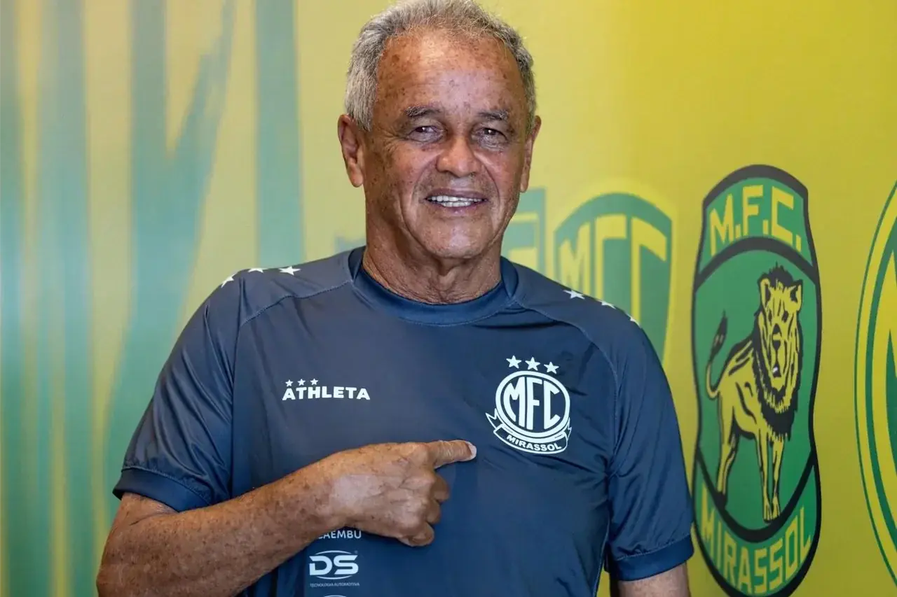 Mirassol anuncia Roberval Davino como técnico do sub-20