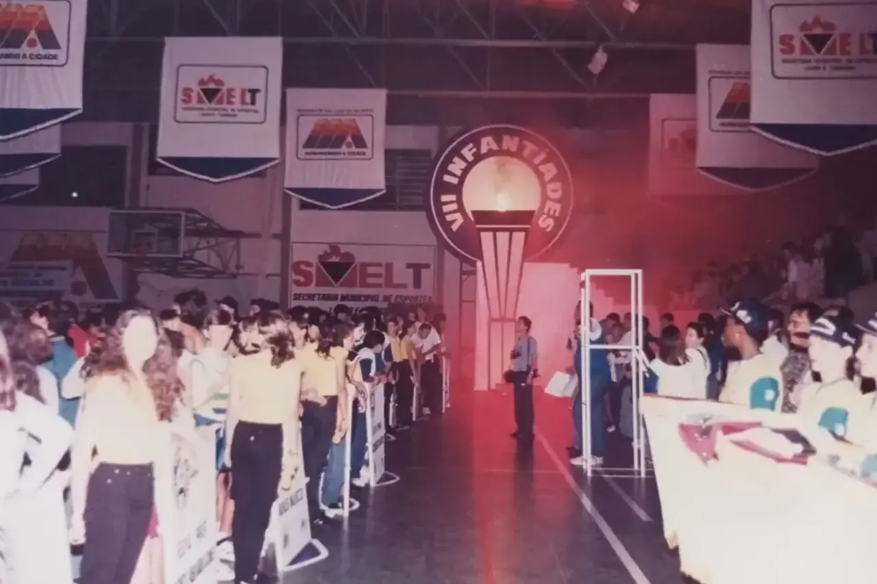 Abertura da VII Infantíades, no Ginásio Antônio Carlos Montanhez (Edson Baffi)