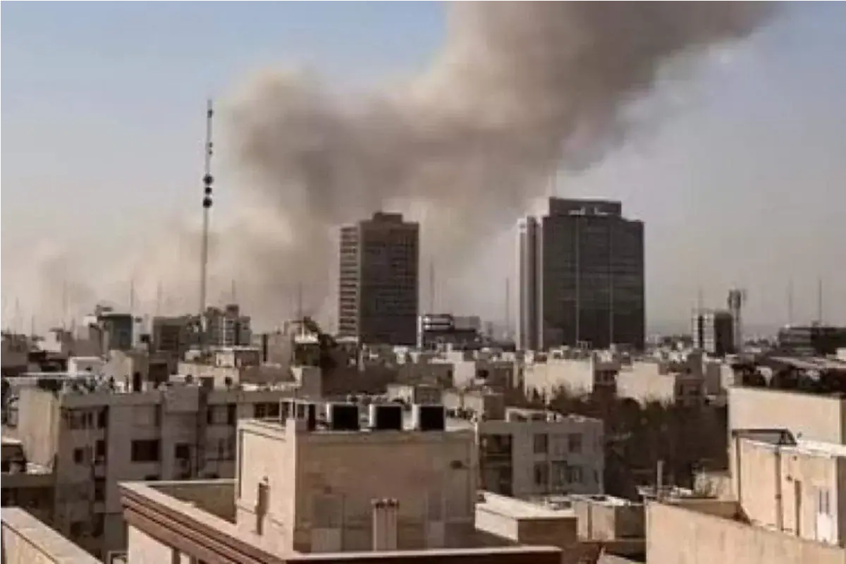 EUA e Israel lançam ataque conjunto contra o Irã, que revida