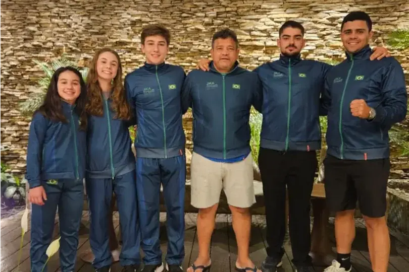 Atletas rio-pretenses da seleção brasileira, liderada por Fábio Simões (centro) (Arquivo Pessoal)