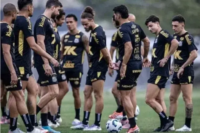 Jogadores do Santos em treinamento para o duelo contra o Grêmio, válido pelo Brasileirão (Raul Baretta/Santos FC)