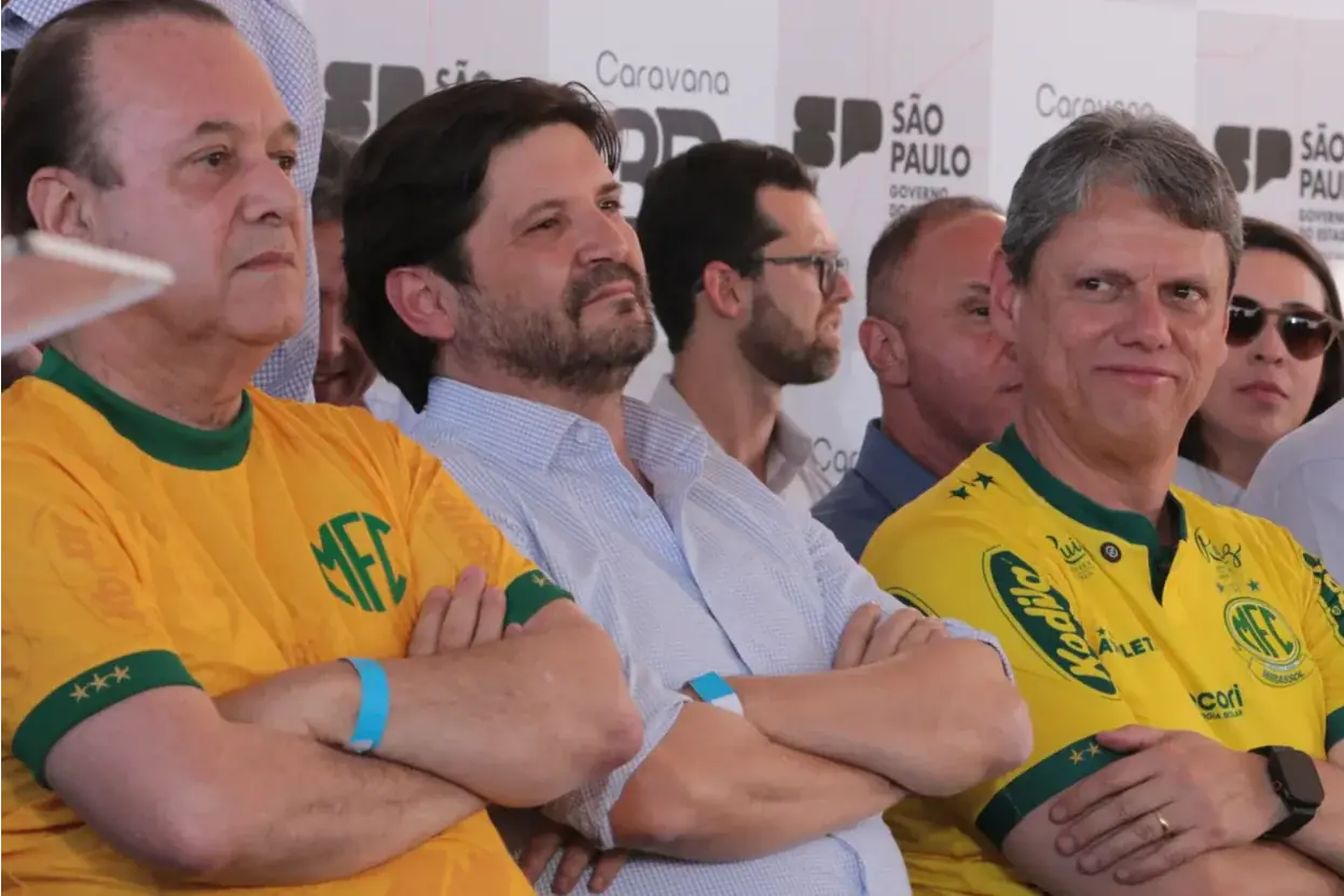 Indefinição de Tarcísio força figurões da política local a adiar decisões sobre 2026