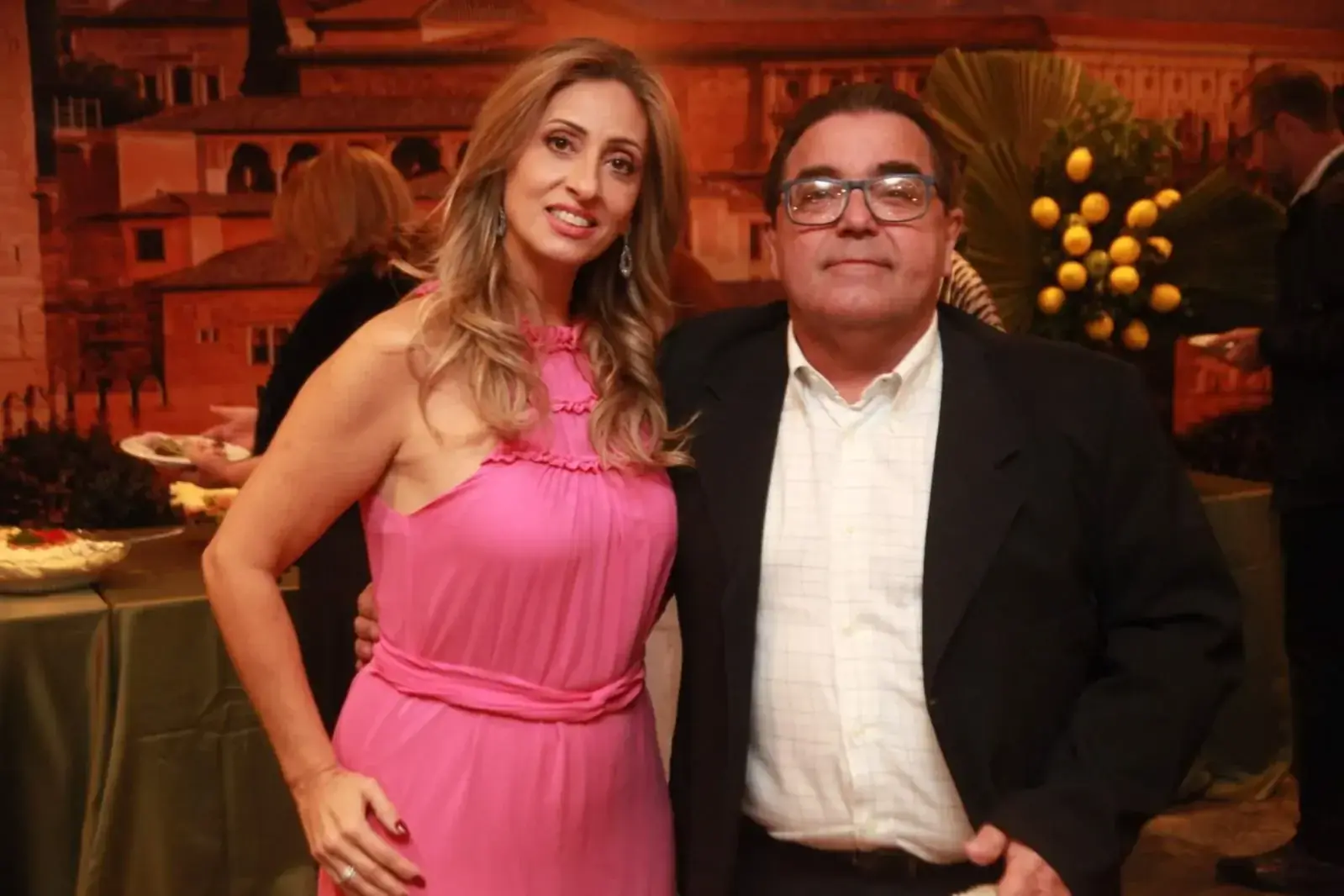 Maria Helena e Edmarzinho Basílio da Silveira em jantar de aniversário (Arnaldo Mussi)