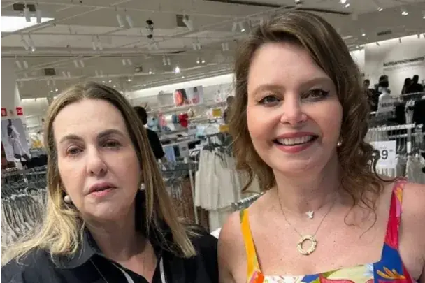 Ana Cristina Jalles Guimarães e Rosana Polacchini, na inauguração da Riachuelo, no Riopreto Shopping (Arnaldo Mussi)