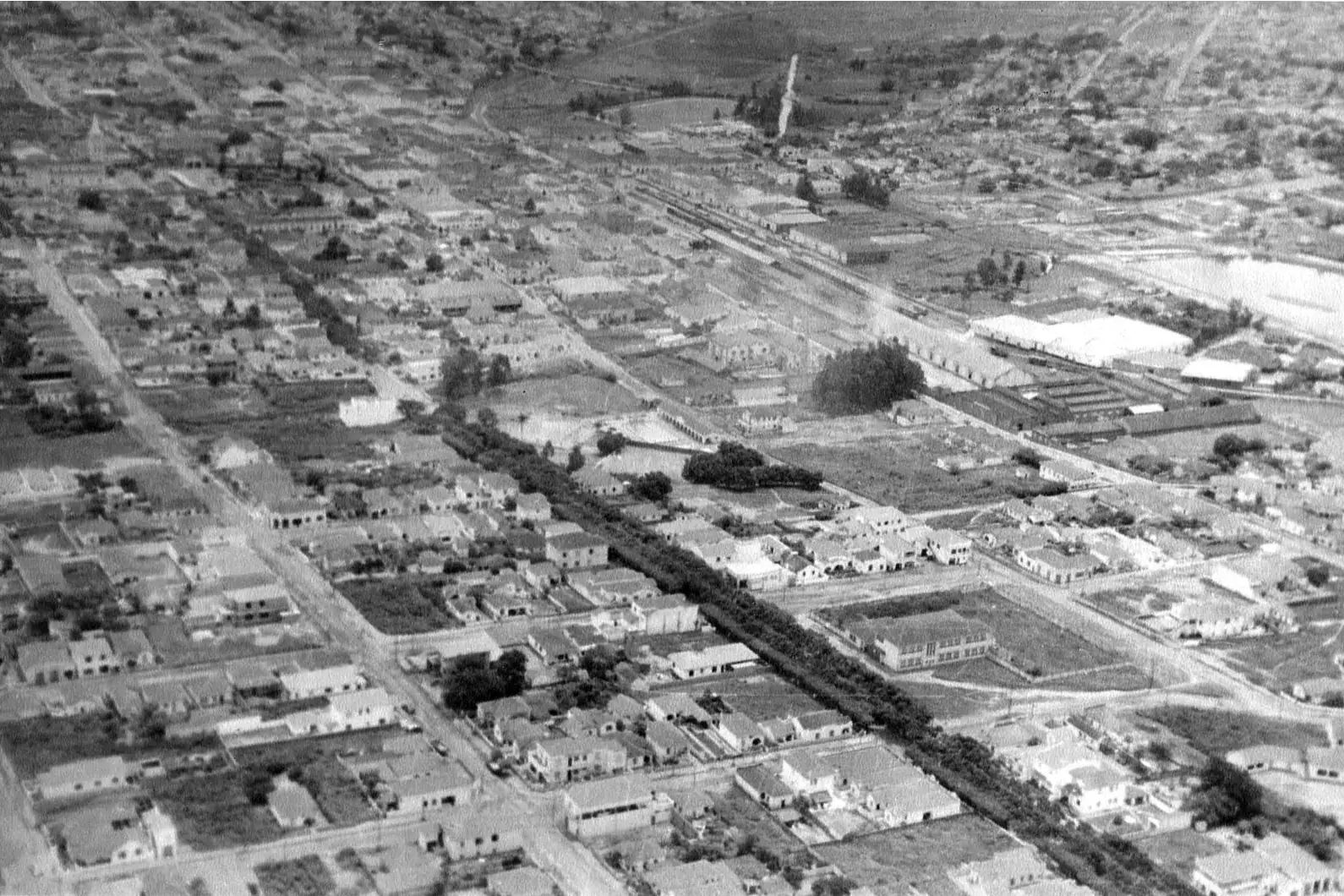 Vilas Santa Cruz- Avenida da Saudade e Automóvel Clube - anos 50 (Jaime Colagiovanni)