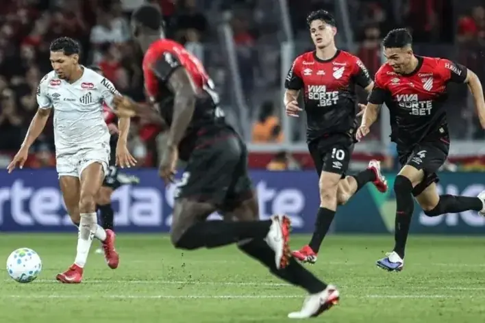 Santos perde para o Athletico-PR em Curitiba por 2 a 1