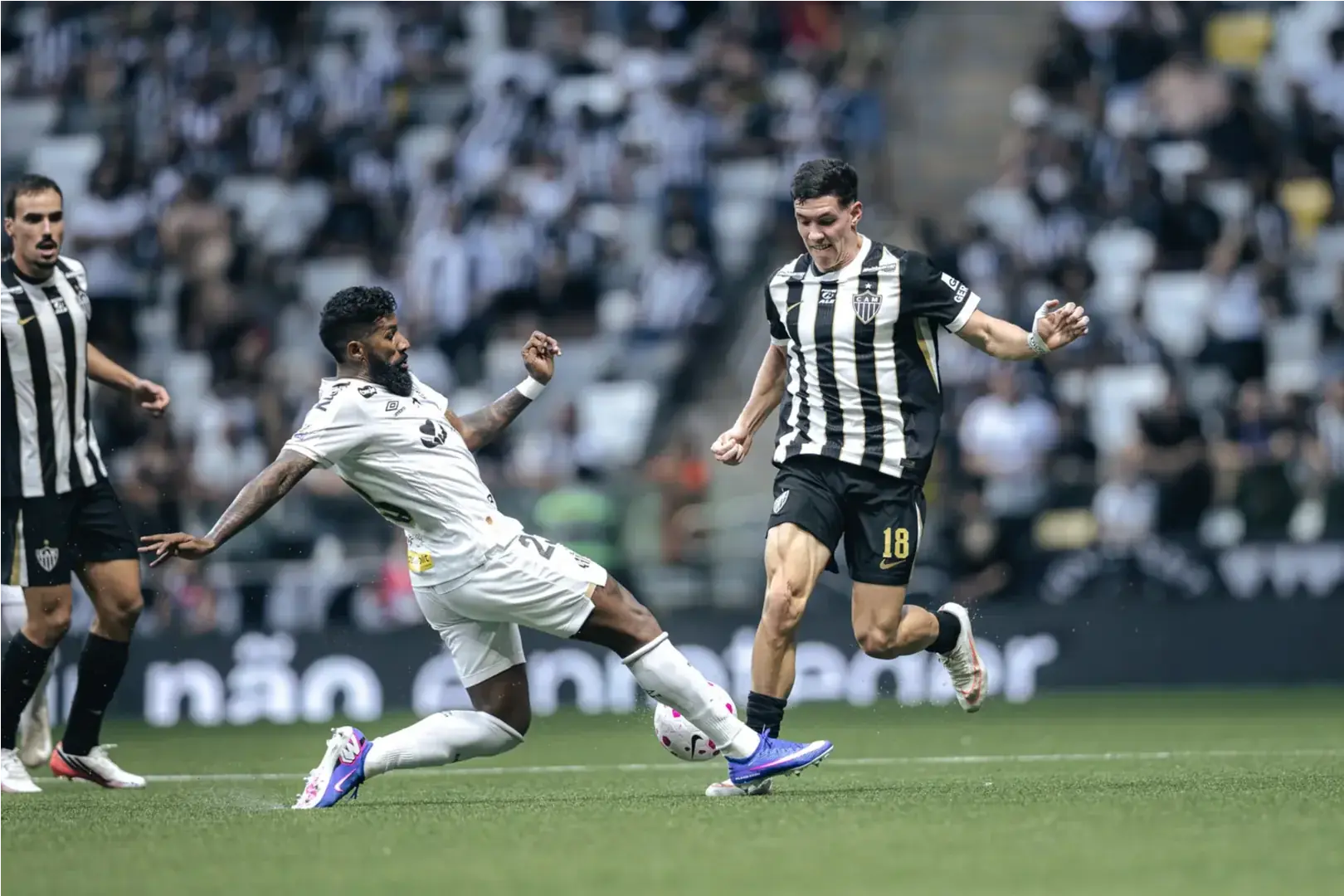 Santos perde virada do Atlético-MG e vê sequência acabar