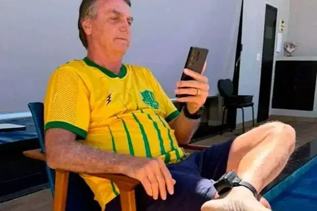 O ex-presidente Jair Bolsonaro, que está em prisão domiciliar e começa a ser julgado na terça-feira, 2, por trama golpista (Reprodução/Redes Sociais)