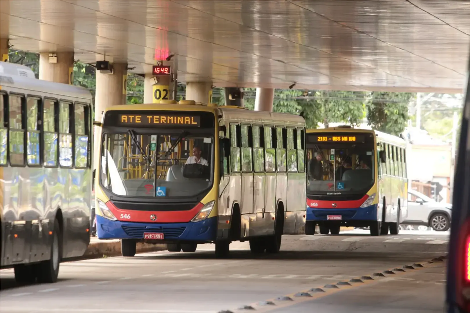 Veículos no terminal de transporte coletivo nesta terça-feira, 24 (Edvaldo Santos 24/2/2026 )