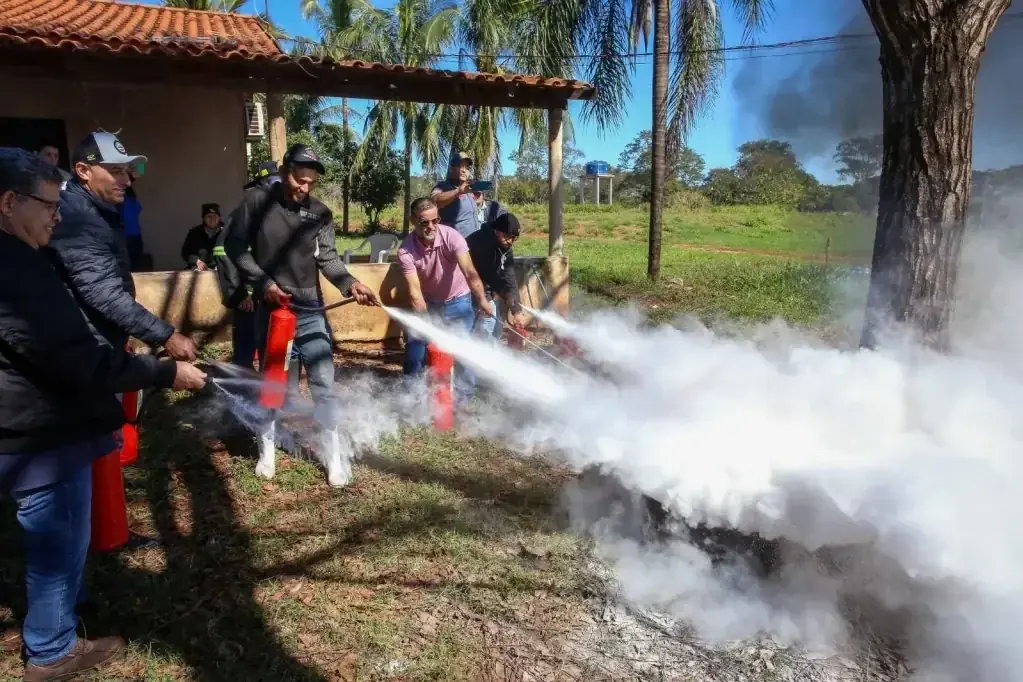 Treinamento com os produtores é uma das ações do governo do Estado de São Paulo (Divulgação)