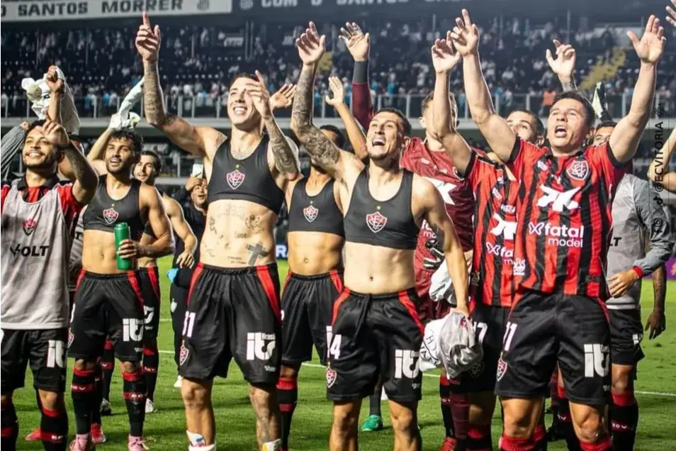 Santos perde do Vitória e se complica na luta contra o rebaixamento