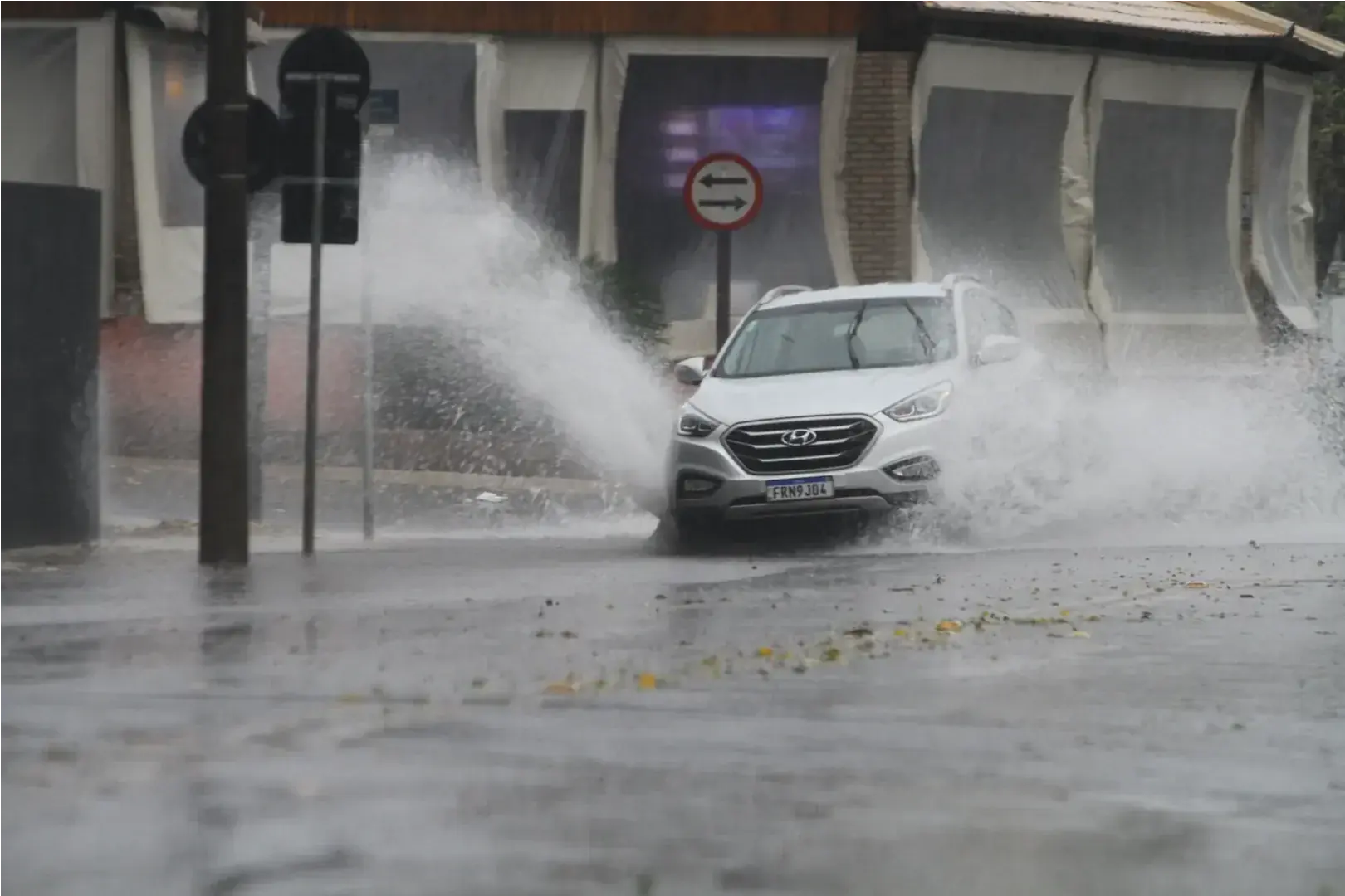 Defesa Civil alerta para chuvas fortes e ventos de mais de 70 km/h em SP