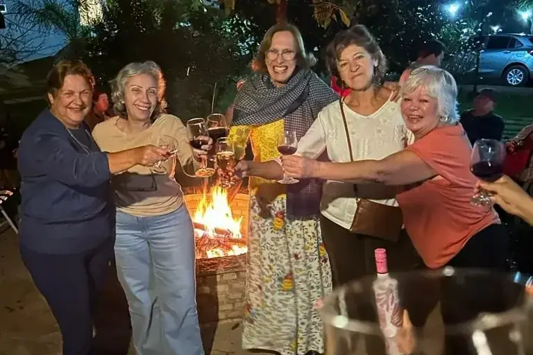 Moradores e amigos na festa Junina da AGERIP (Divulgação)