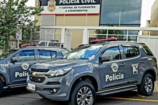 Após colidir em carros durante fuga, homem é preso com droga e dinheiro em Rio Preto