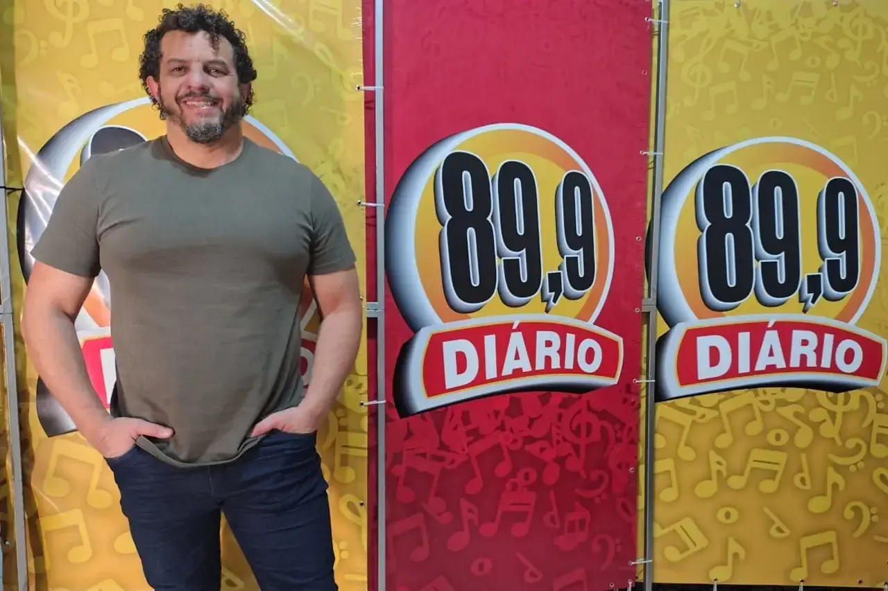 Renato de Paula, coordenador artístico, conta as ações programadas para celebrar os 37 anos da Diário 89,9 (Divulgação)