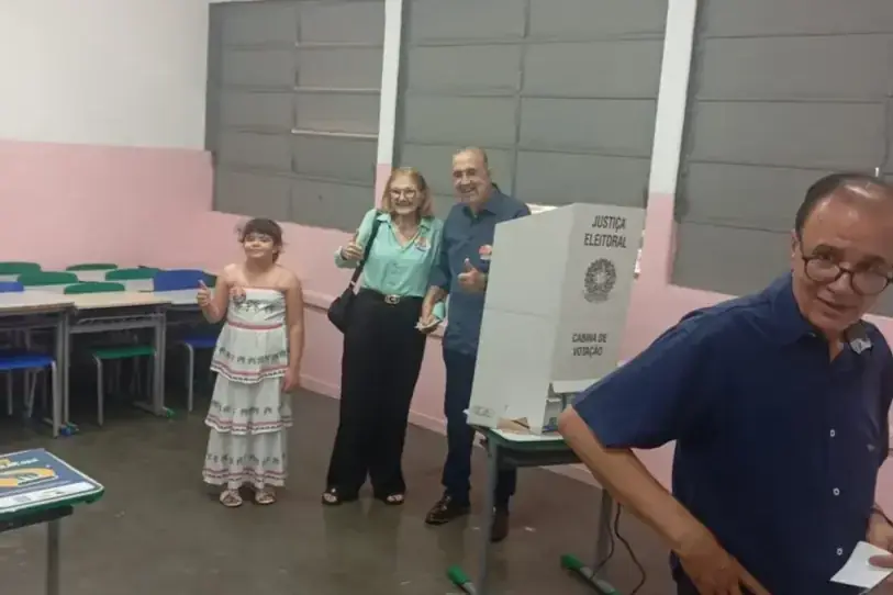 Valdomiro Lopes vota em Rio Preto e busca reeleição na Alesp