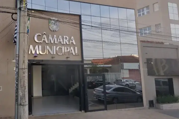 Câmara Municipal de Mirassol (Google Street View)