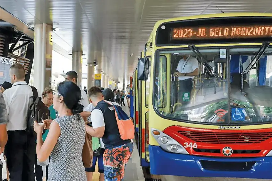Movimentação de passageiros no terminal de transporte coletivo de Rio Preto (Divulgação/Prefeitura de Rio Preto)
