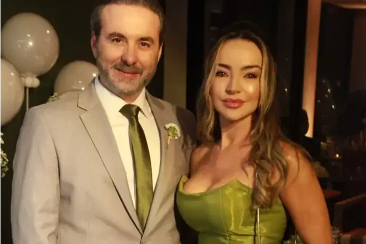 Edu Mariano e a mulher, Alessandra Cesario, em festa no condomínio Quinta do Golfe (Arnaldo Mussi)