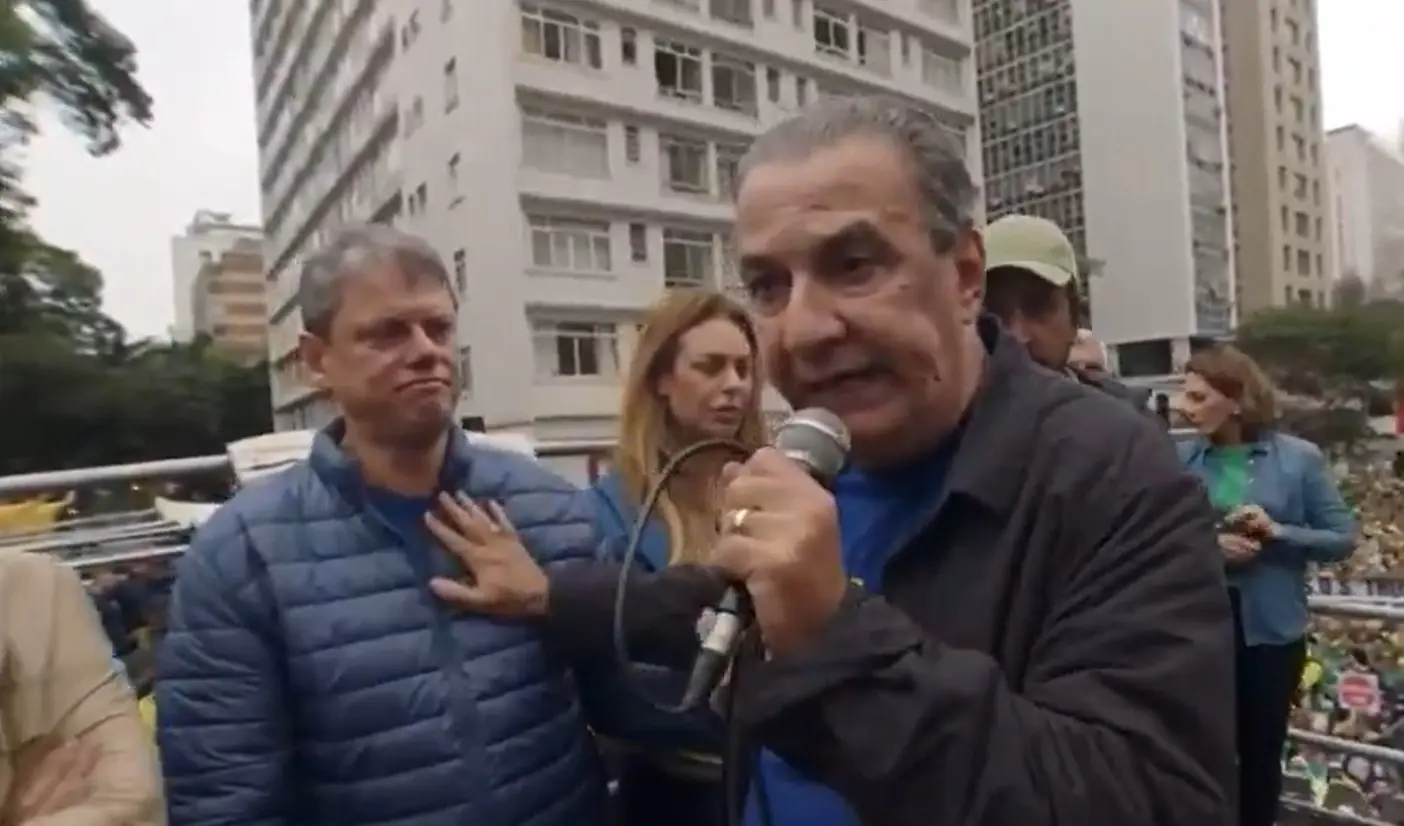 O governador de São Paulo, Tarcísio de Freitas e o pastor Silas Malafaia durante manifestação neste domingo, 7 (Reprodução/X)