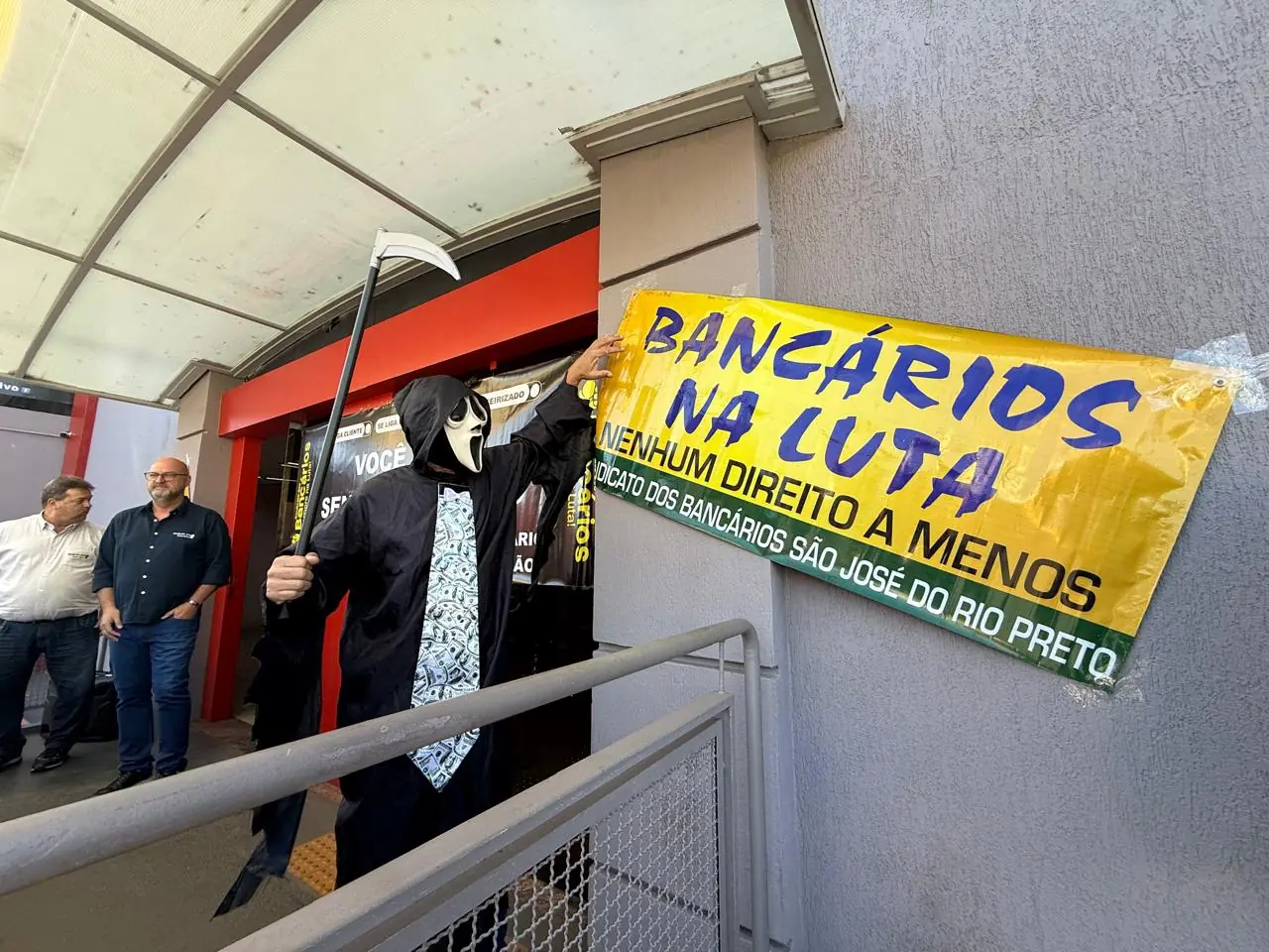 Bancários protestam contra fechamento de agências em Rio Preto (Marco Antonio dos Santos 10/9/2025)