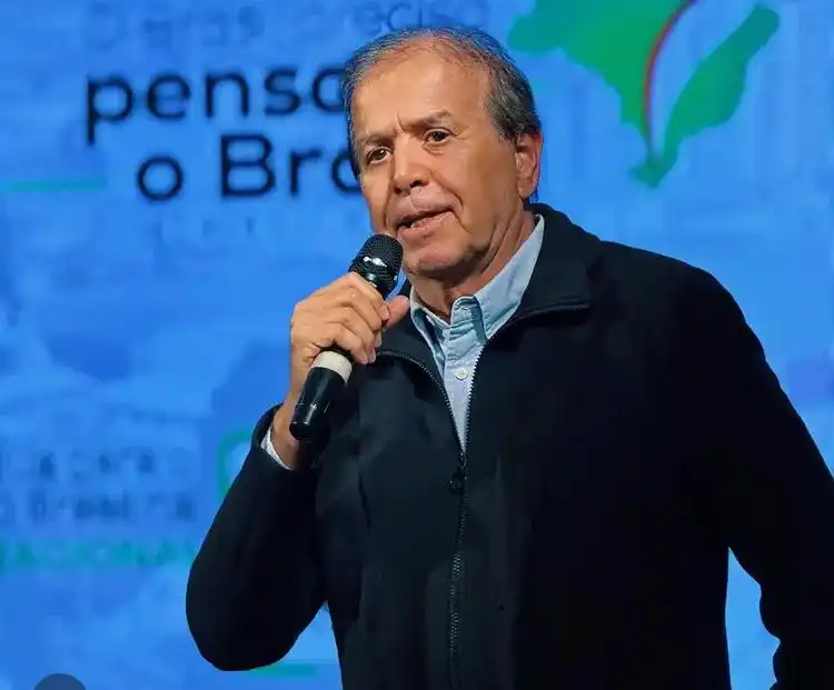 Edinho Araújo: ex-prefeito vê nacionalização do debate, que desfavorece candidatos tradicionais (Reprodução/Redes Sociais)