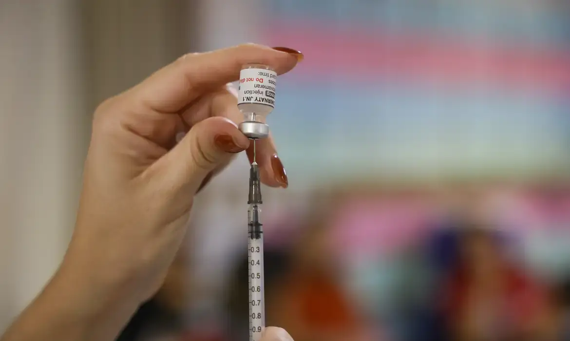 Pesquisa mostra que vacinação diminuiu prevalência de HPV ente jovens (Agência Brasil)