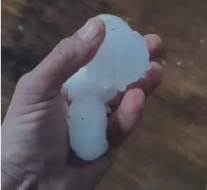 Chuva de granizo faz estragos em cidades da região de Rio Preto