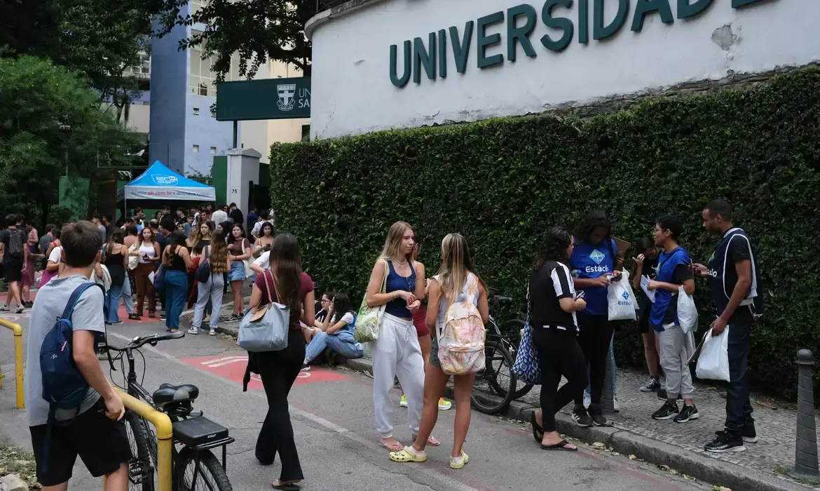 Inep libera gabarito do primeiro dia do Enem 2025