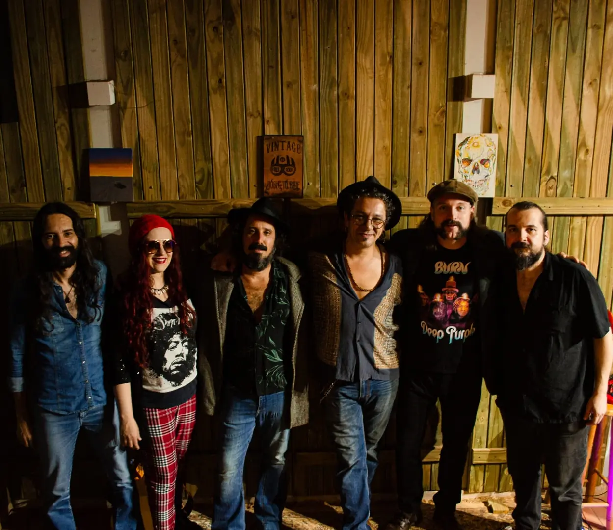 Lucas Rocha lança 'Dogs', álbum gravado em fita analógica