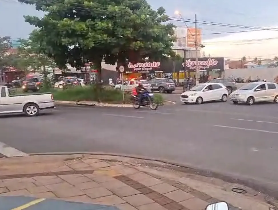 Homem é preso com drogas e arma de fogo após perseguição por avenidas de Rio Preto