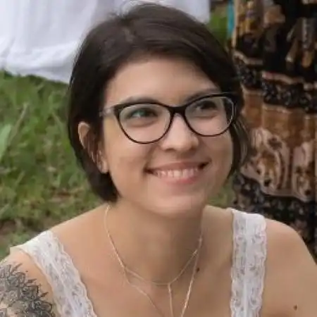 Letícia Flores (Letícia Flores)