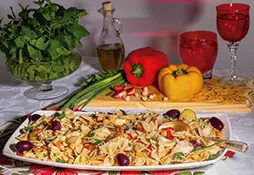 Salada de massa com bacalhau