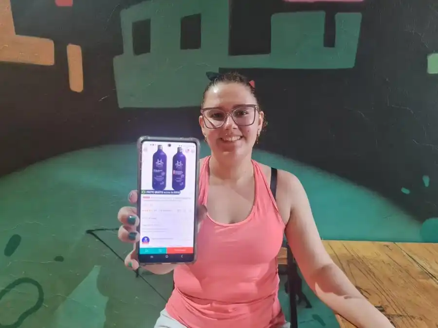 Dhara Cristina deu uma segurada nas compras; agora tem economizado (Arquivo Pessoal)