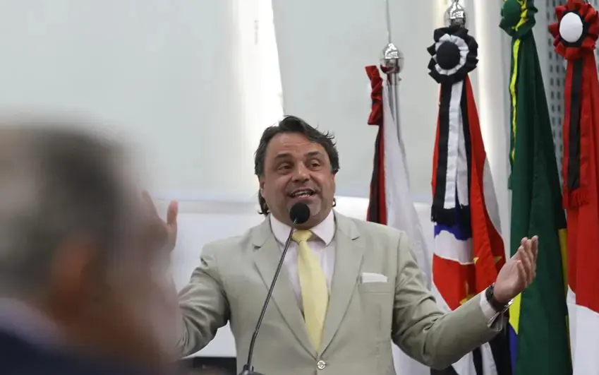 Jean Dornelas, autor da ação popular, na Tribuna da Câmara (Edvaldo Santos 19/8/2025)