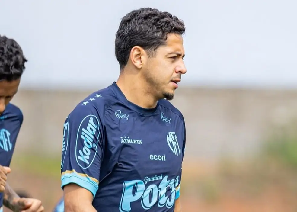 Leão vai a Pernambuco encarar o Sport