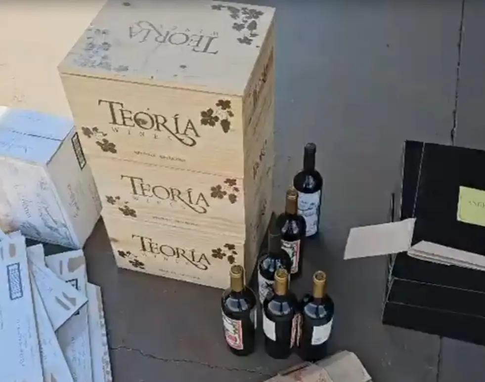 Polícia Rodoviária Federal apreende 264 garrafas de vinho argentino na BR-153