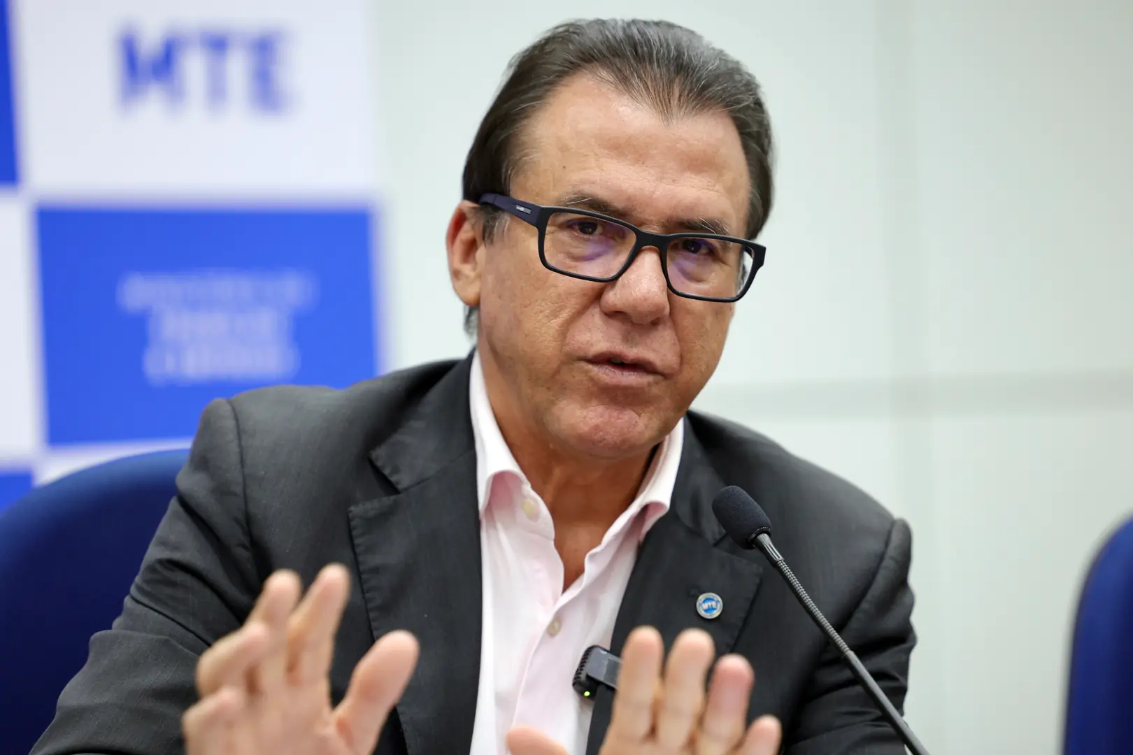 O ministro do Trabalho e Emprego, Luiz Marinho, disse que governo quer votação rápida (Fabio Pozzebom/Agência Brasil)