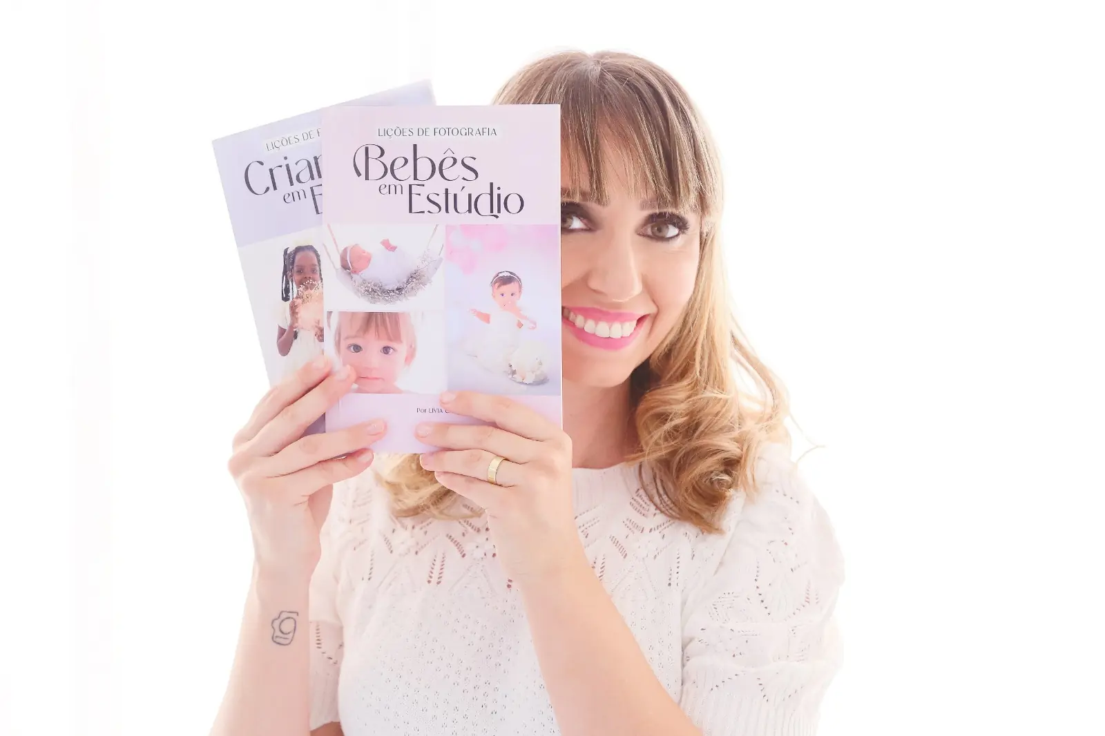 A jornalista e fotógrafa Livia Capeli apresenta a mostra “Crescer em Cenas: mês a mês, um retrato da infância” (Alex Thadeu/Divulgação)
