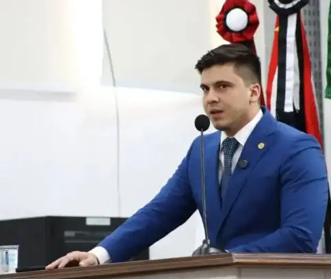 Vereador propõe CPI para investigar casa comprada pelo irmão do Coronel