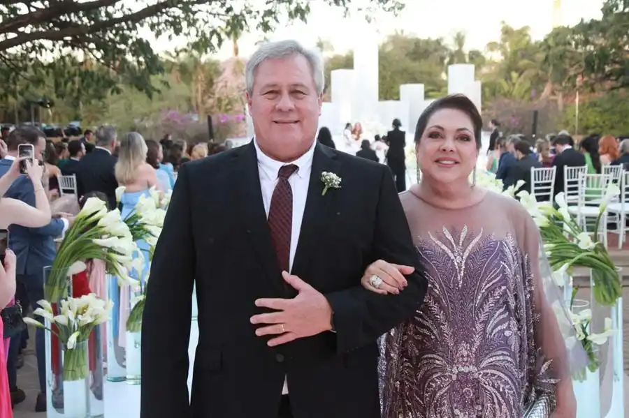 Gilmar Martins e a mulher, Cristina Dalul, mãe da noiva, Maria Victória (Arnaldo Mussi)