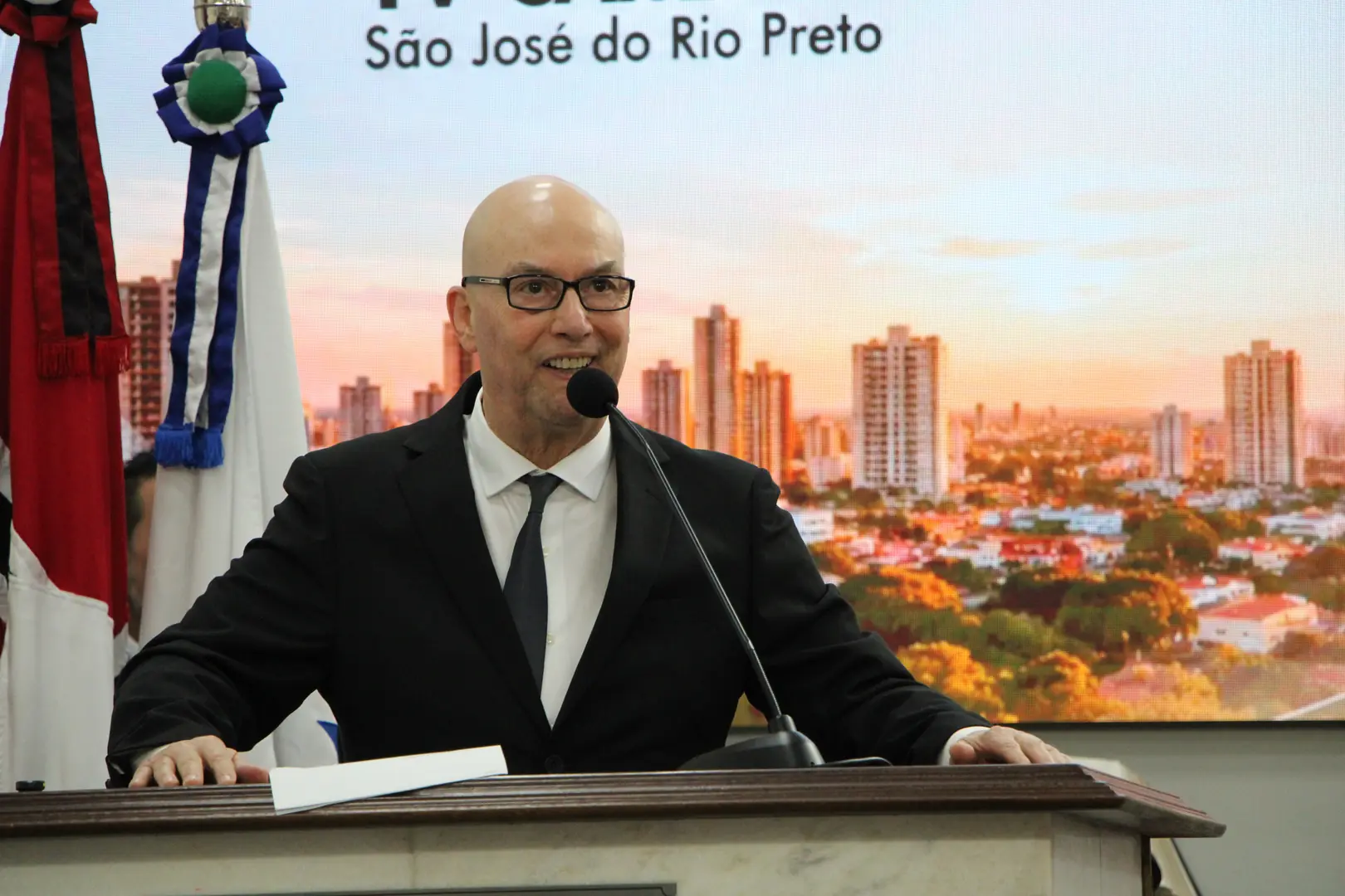 Oftalmologista Alexandre Cury é homenageado em Rio Preto