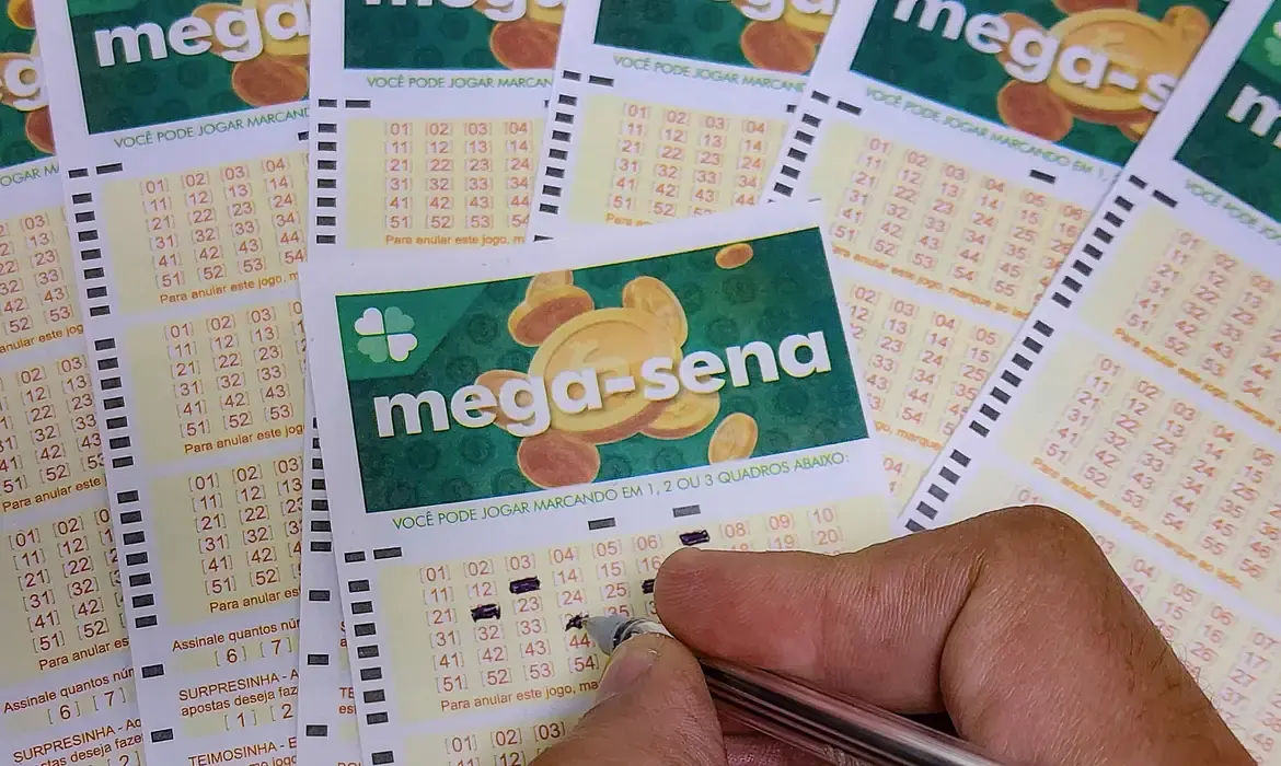 Mega-Sena acumula para R$ 35 milhões; confira os números sorteados (Agência Brasil)
