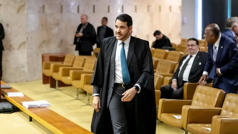 Jorge Messias defendeu em tese ‘ativismo judicial’
