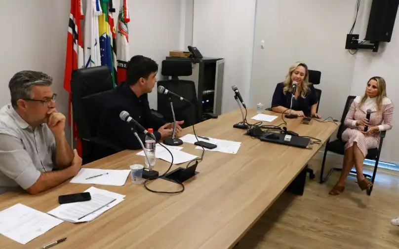 Integrantes da CPI em reunião realizada nesta segunda, na Câmara (Divulgação/Câmara de Rio Preto)
