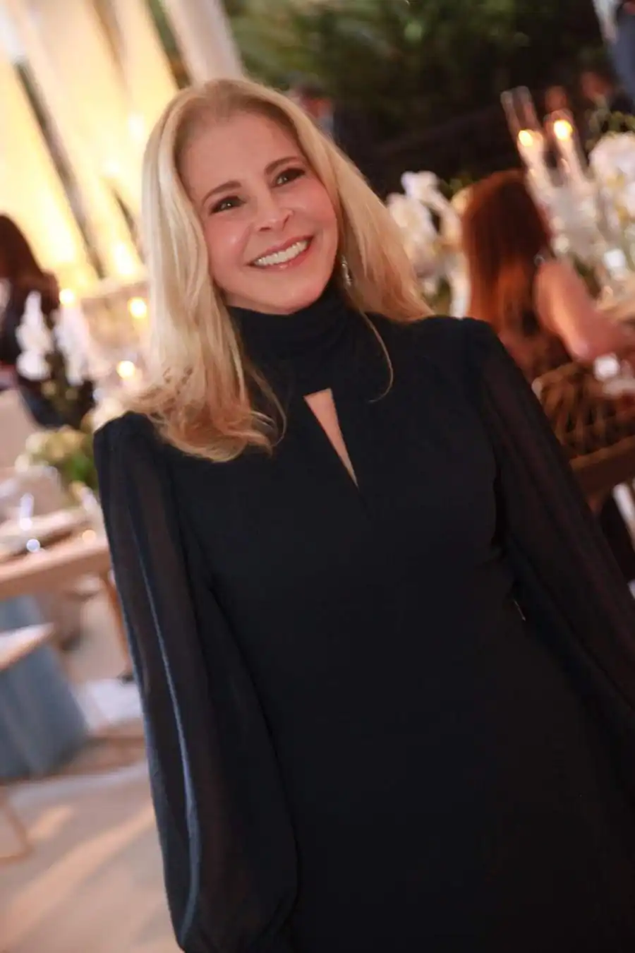 Cristina Urbinatti Dalul era pura elegância no casamento de Maria Victoria Dalul e Moroni Andrade (Arnaldo Mussi)