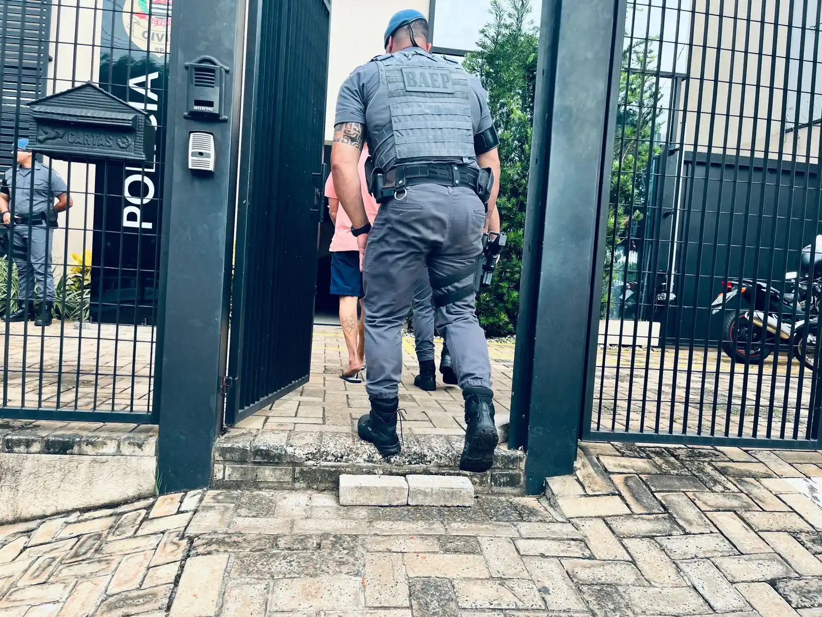 Os presos estão sendo apresentados na Central de Flagrantes (Marco Antonio dos Santos)