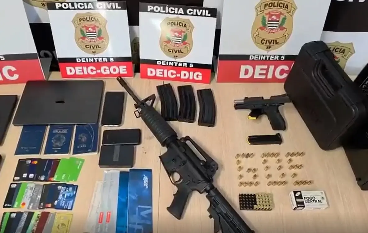 Operação da Polícia Civil de Rio Preto prende três pessoas por fraudes bancárias milionárias e apreende até fuzil