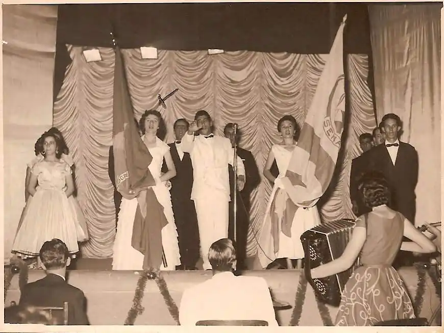 Peça de teatro na Escola Senac, na década de 1950 (Arquivo Público Municipal e João Carlos Rodrigues Perez (1968))