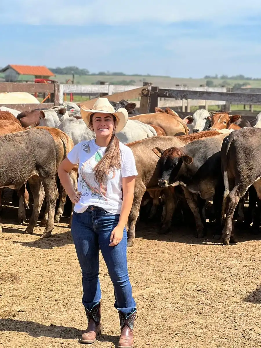 A pecuarista Gabriela Rodrigues avalia preços mais baixos para o leite (Divulgação)